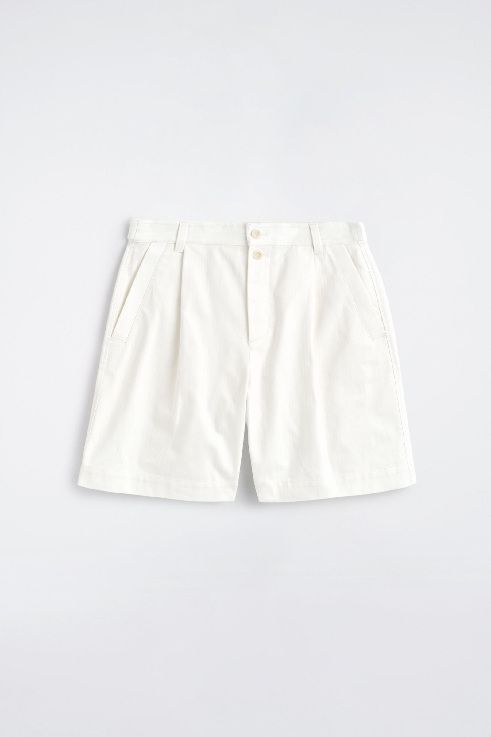 プリーツ入り デニムヘリンボーン ショートパンツ